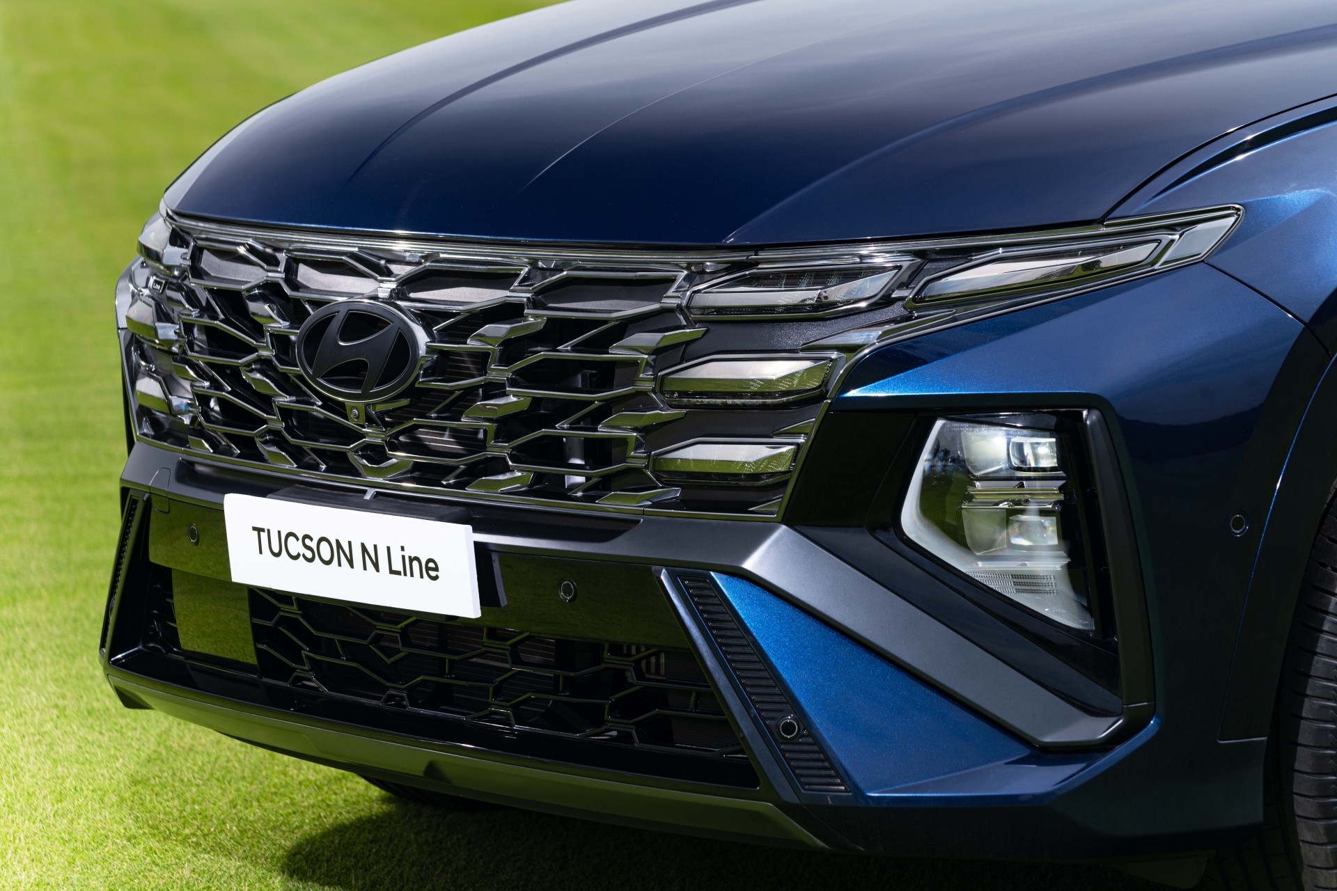 Hyundai Tucson N Line ra mắt, thể thao hơn, giá 989 triệu đồng