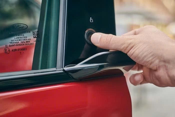 Tay nắm cửa ô tô dạng ẩn: Lợi bất cập hại Tay nắm cửa ô tô dạng ẩn: Lợi bất cập hại