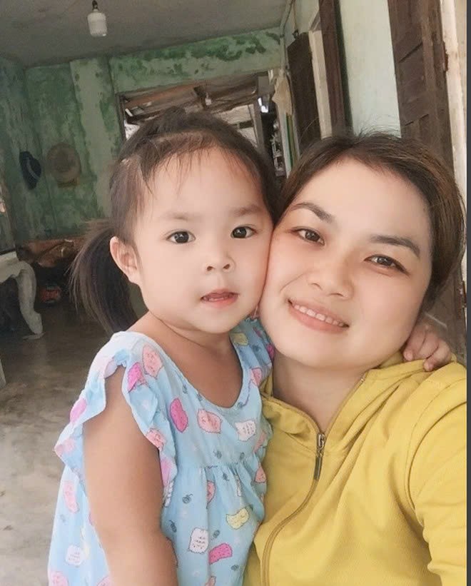 Nữ tài xế 5 năm lái xe đầu kéo, chinh phục hàng nghìn km từ Bắc vào Nam