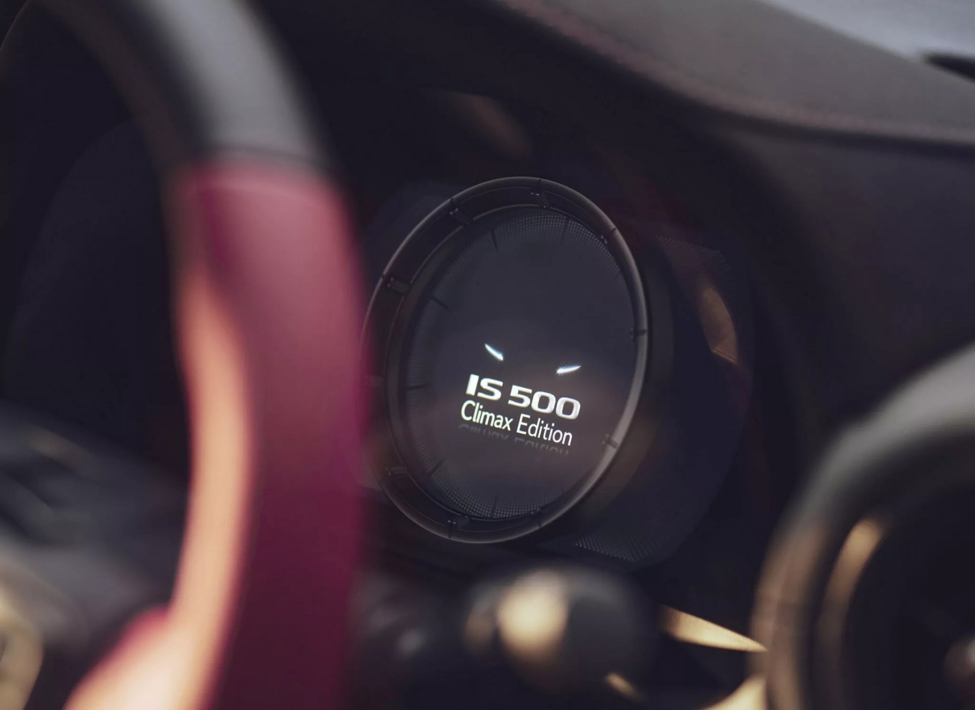 Lexus IS 500 ra mắt phiên bản đặc biệt Climax Edition trước khi ngừng sản xuất