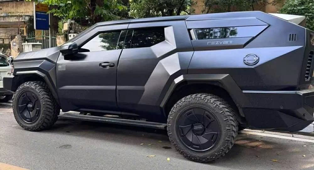 Rezvani Vengance chống đạn xuất hiện tại Hà Nội, giá chưa thuế đã 6,5 tỷ đồng