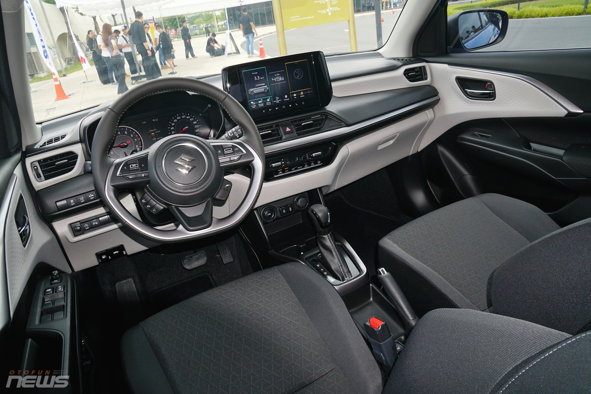 Suzuki New Swift 2025 tái xuất thị trường Việt: Giải pháp đô thị toàn diện cho người dùng hiện đại