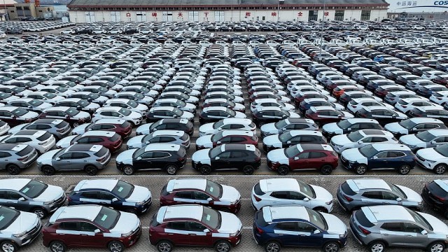 Ngành ô tô Trung Quốc thổi phồng lượng tiêu thụ ô tô bằng chiêu xuất khẩu "xe cũ 0 km"
