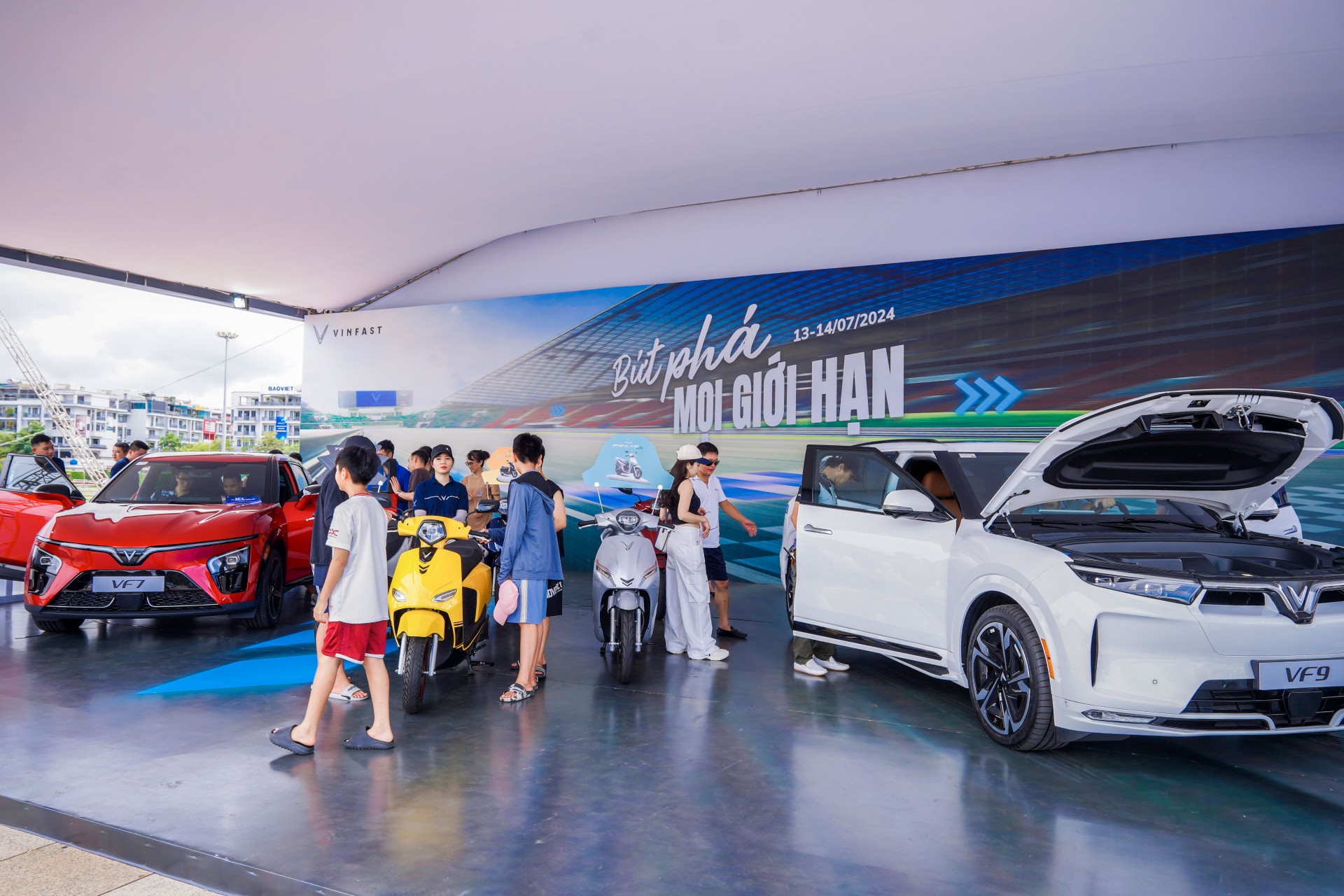 Lái thử 27 mẫu xe đến từ 7 thương hiệu lớn tại Lễ hội Xe Fun Wheels Festival Hạ Long 2025 Lái thử 27 mẫu xe đến từ 7 thương hiệu lớn tại Lễ hội Xe Fun Wheels Festival Hạ Long 2025