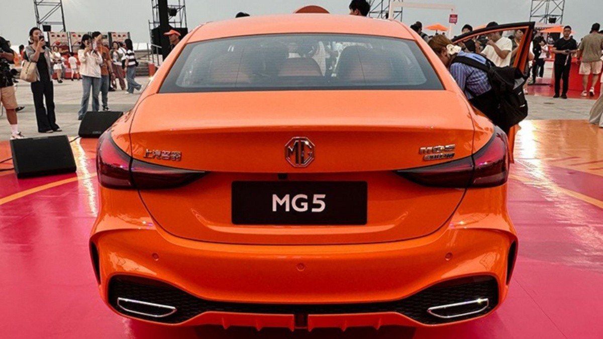 MG5 2026 ra mắt, tích hợp AI, giá quy đổi chỉ từ 218 triệu đồng
