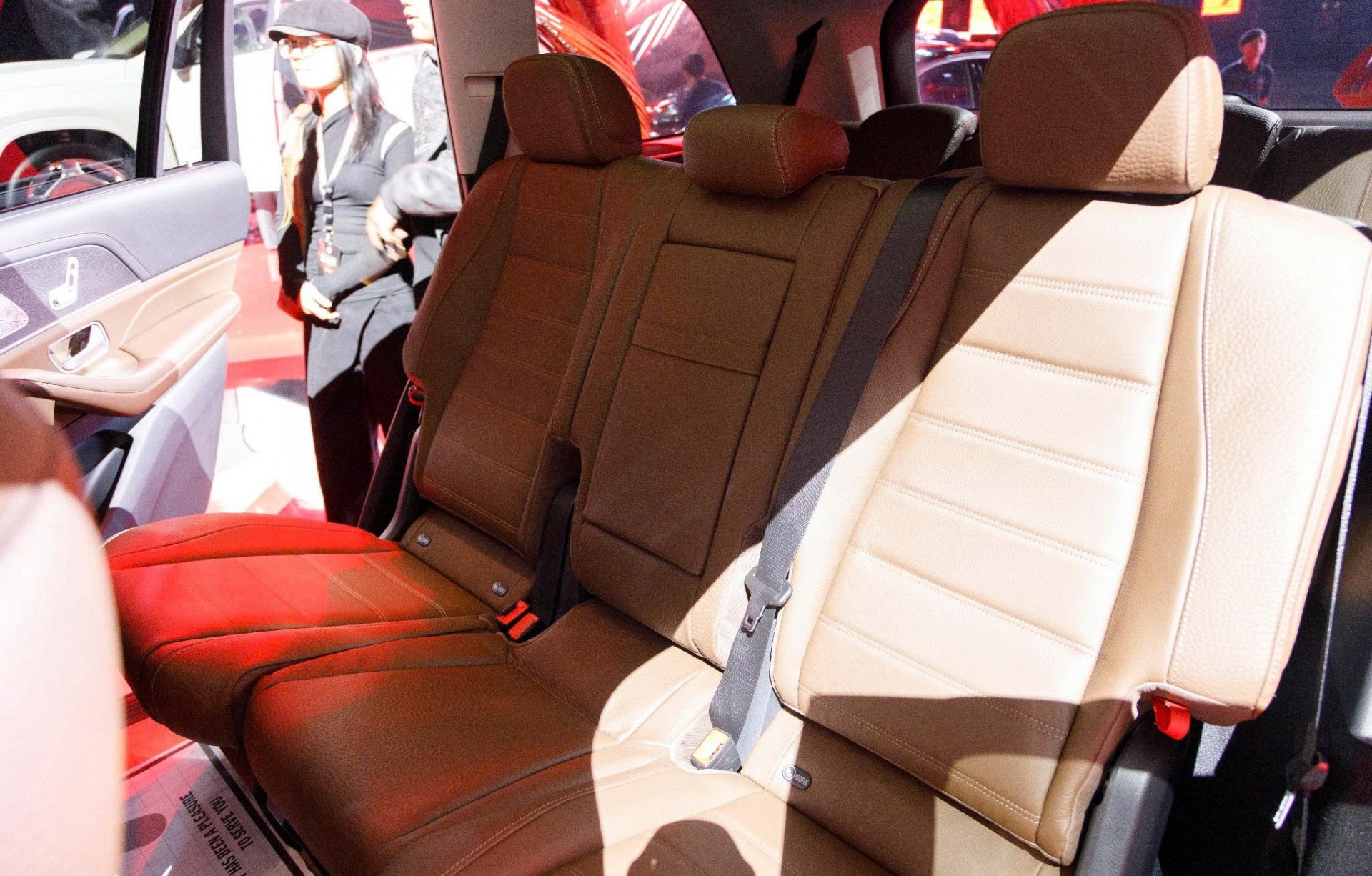 Mercedes-Benz GLS 450 và Maybach GLS 600 phiên bản nâng cấp 2025 ra mắt
