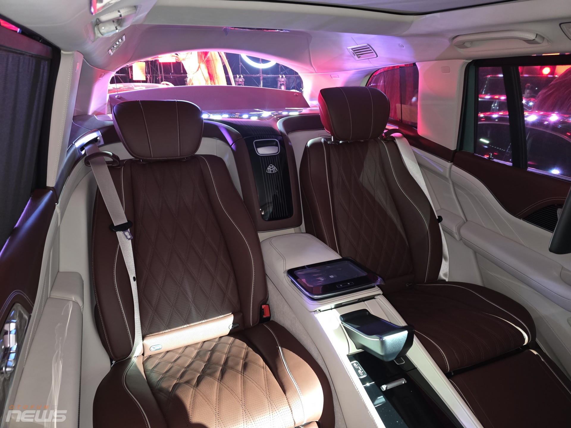 Mercedes-Benz GLS 450 và Maybach GLS 600 phiên bản nâng cấp 2025 ra mắt