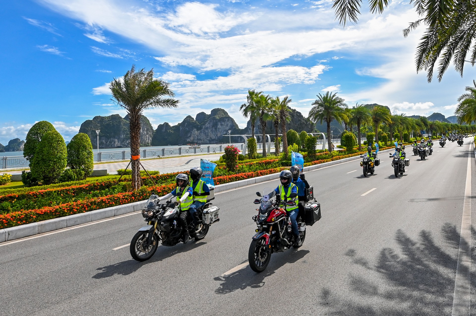 Diễu hành mô tô phân khối lớn ở FWF