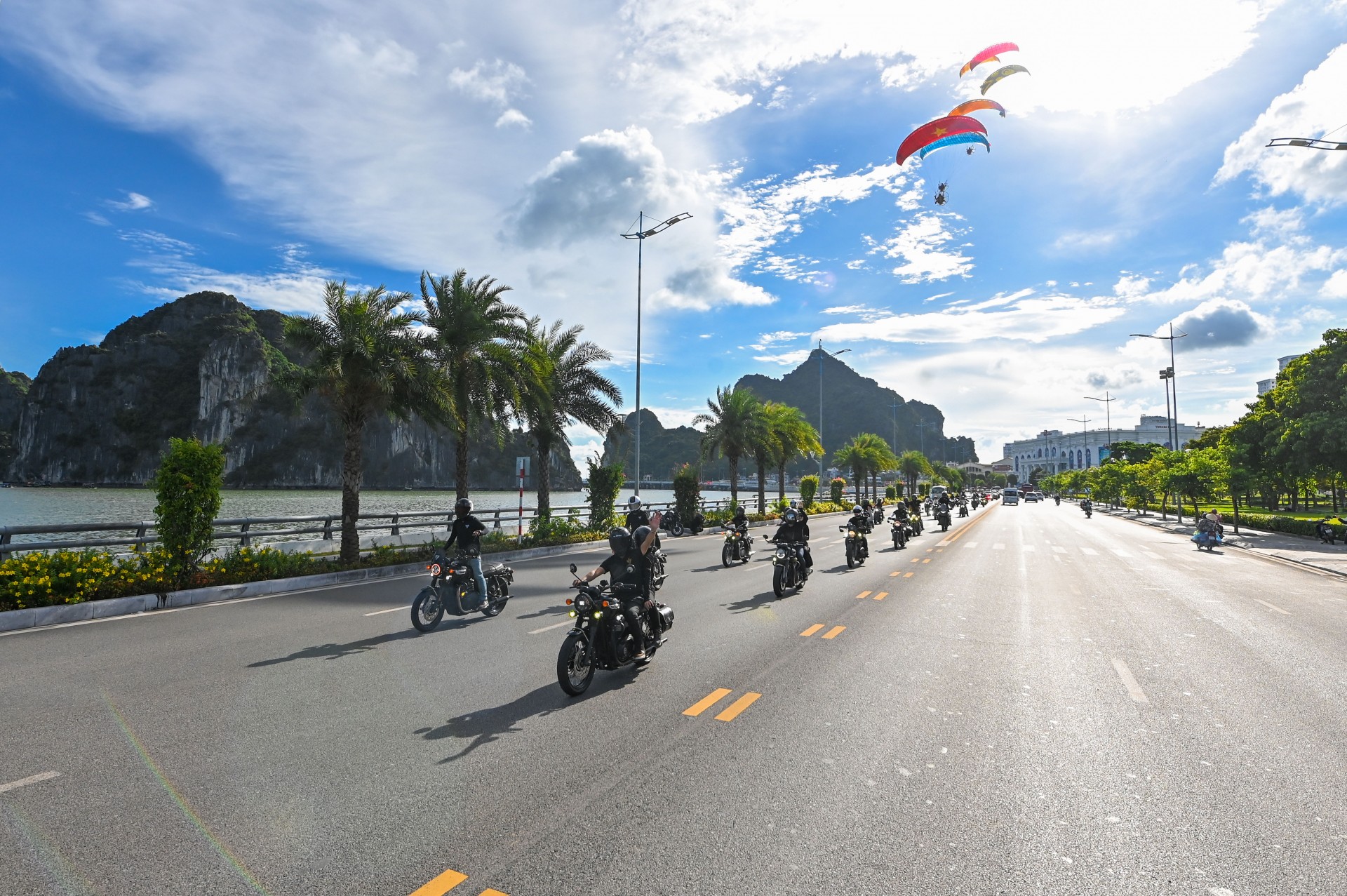 Diễu hành mô tô phân khối lớn ở FWF