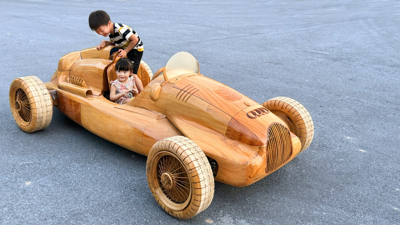 ND Woodart mang dàn xe gỗ 'có một không hai' đến Fun Wheels Festival Hạ Long 2025