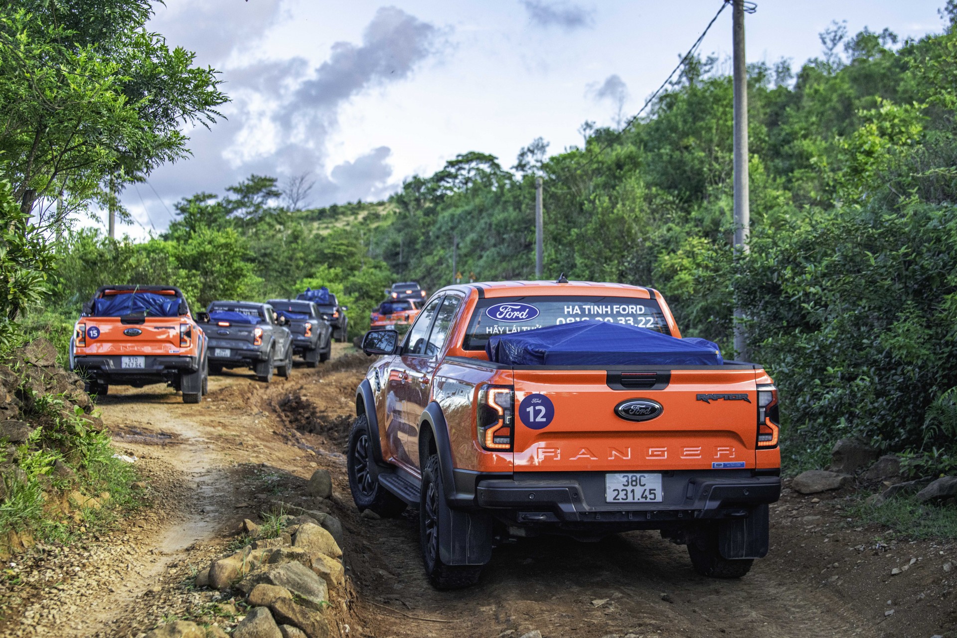 Ford Ranger Raptor: Bán tải hiệu năng cao, khẳng định chất riêng