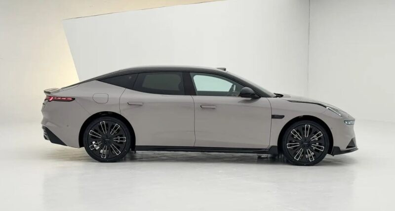 Mẫu PHEV Lynk & Co 10 EM-P được vén màn, tổng công suất mạnh 523 mã lực