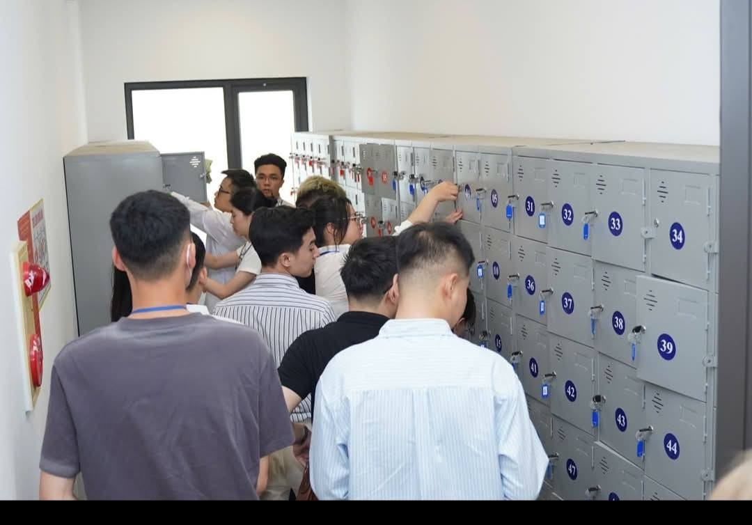 Hình ảnh buổi đầu tổ chức trở lại kỳ thi sát hạch và cấp bằng lái xe hạng B tại Sài Đồng, Long Biên