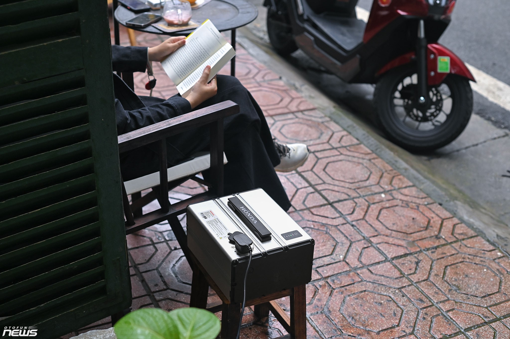 Honda ICON e:, chiếc xe máy điện lý tưởng cho học sinh và hội chị em văn phòng