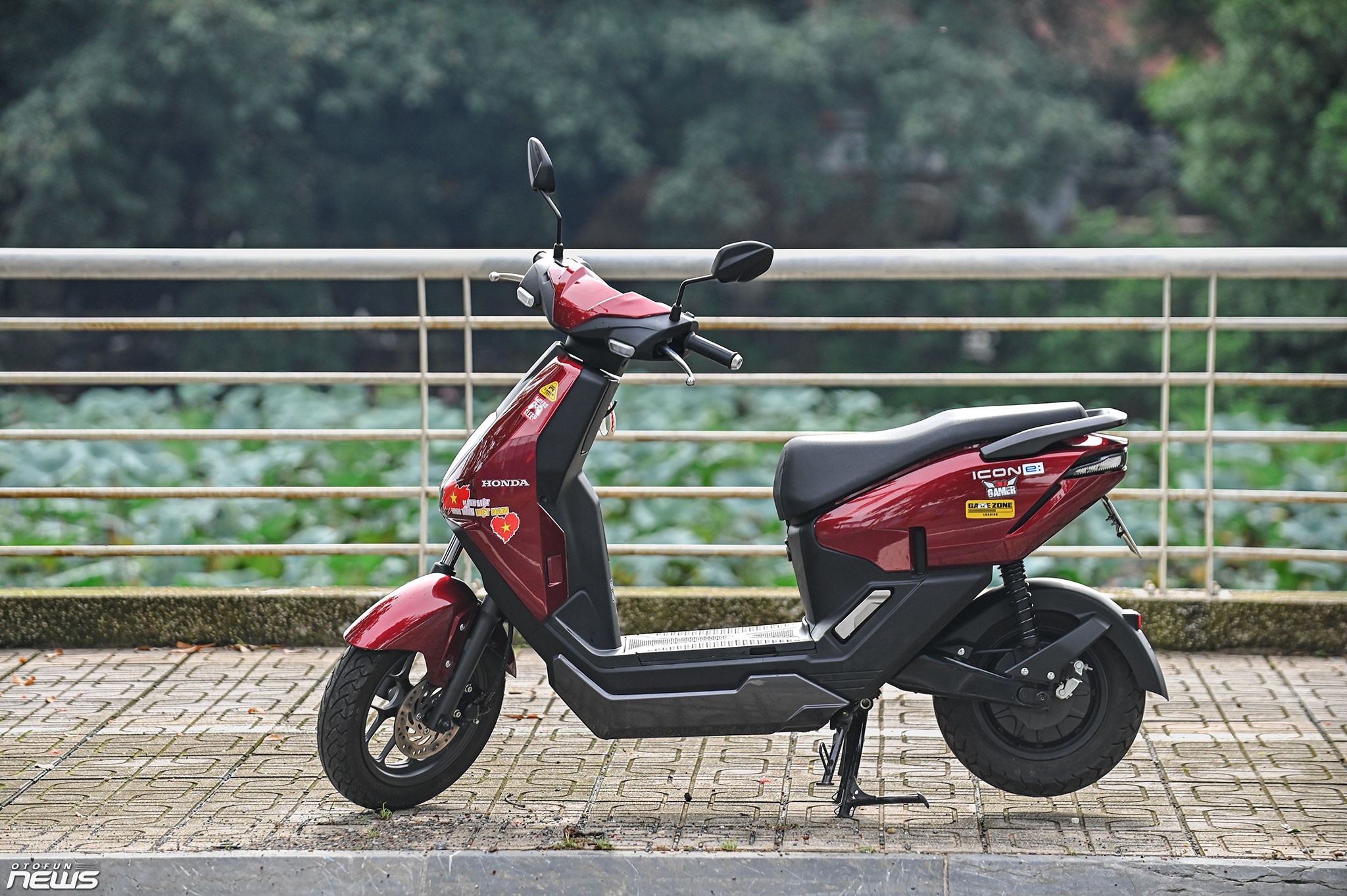 Honda ICON e:, chiếc xe máy điện lý tưởng cho học sinh và hội chị em văn phòng