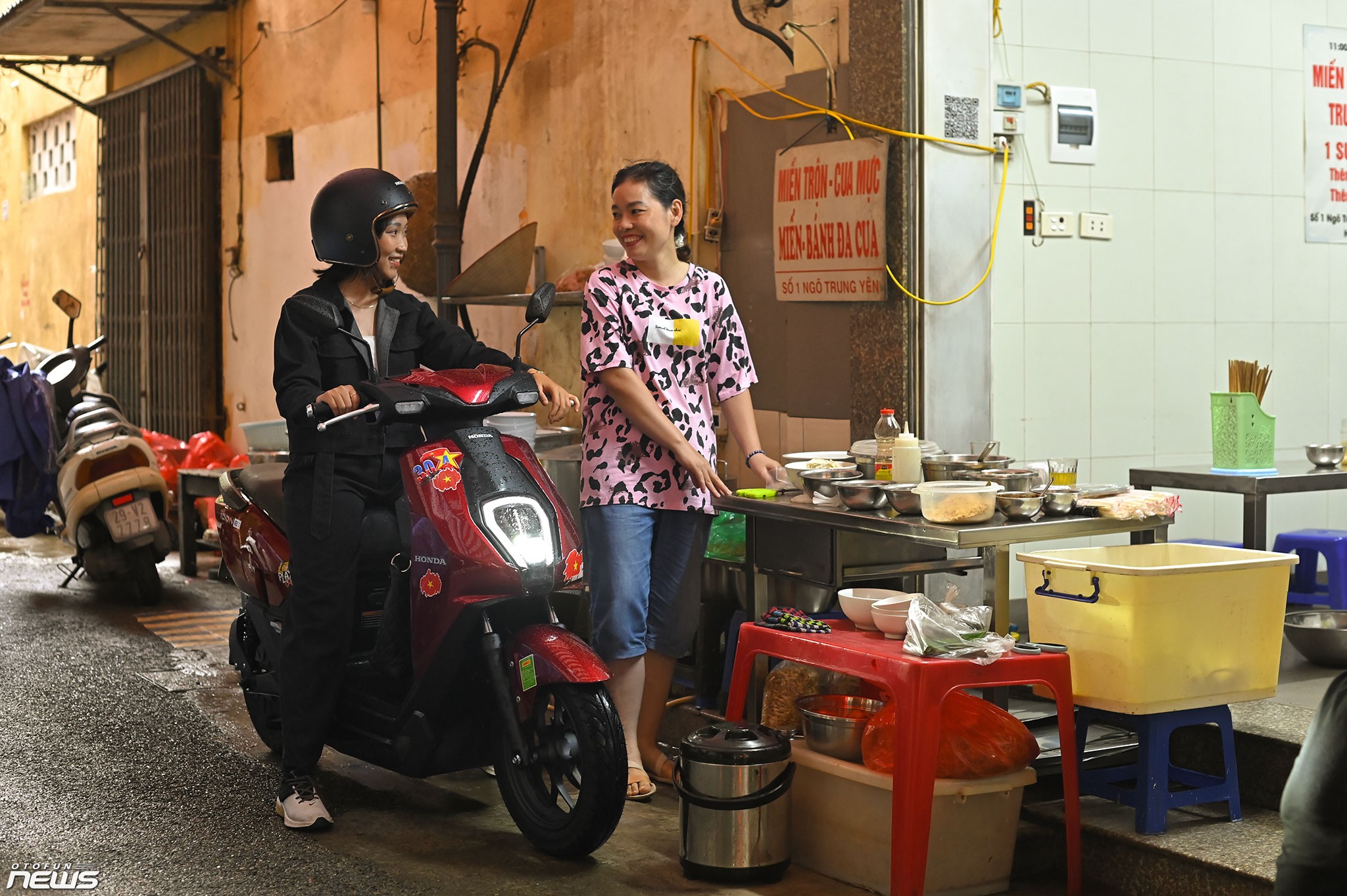 ICON e: đưa bạn tới những địa điểm yêu thích, dù là quán ăn trong từng ngõ ngách khó tìm nhất.