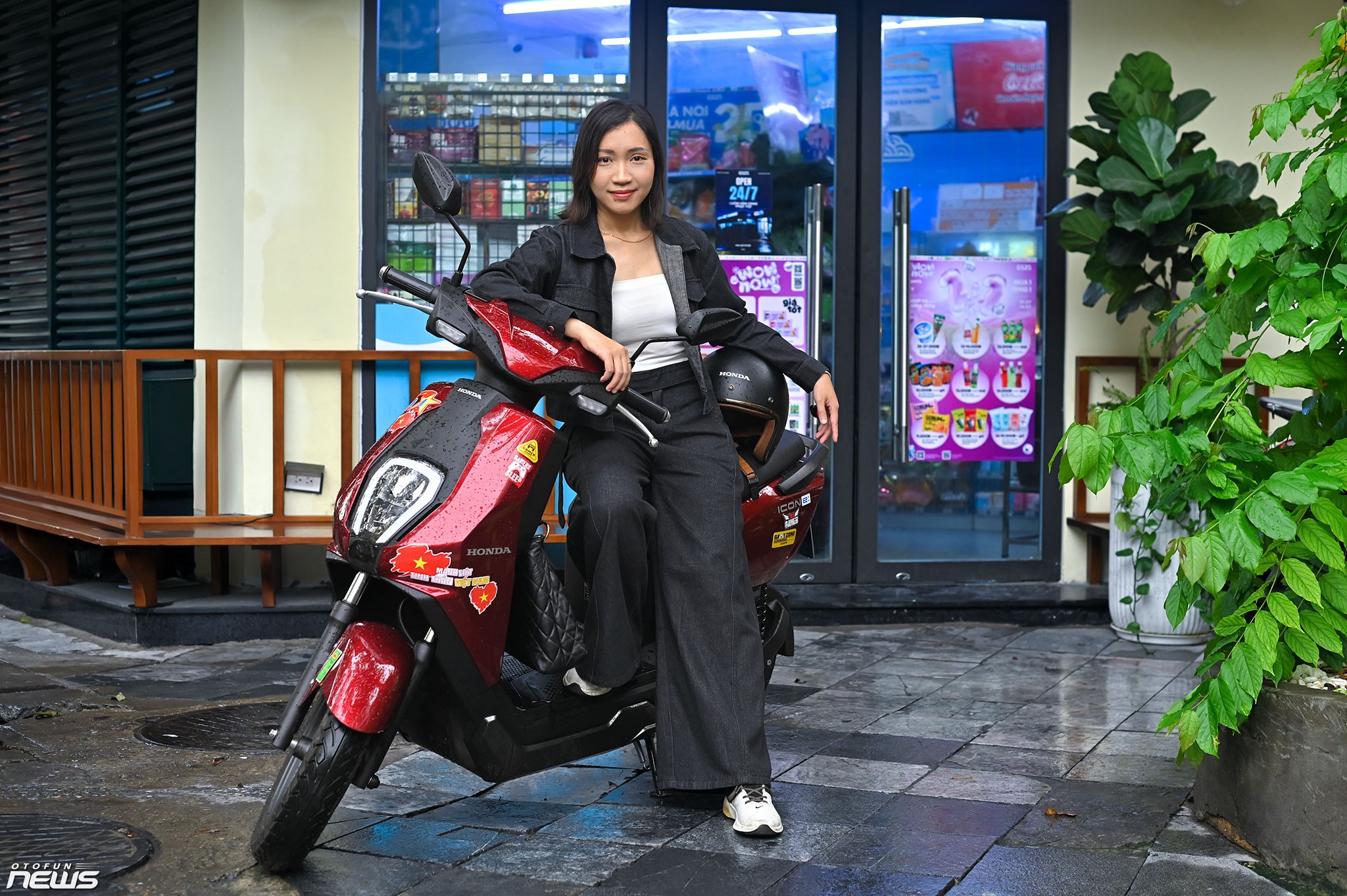 Honda ICON e:, chiếc xe máy điện lý tưởng cho học sinh và hội chị em văn phòng