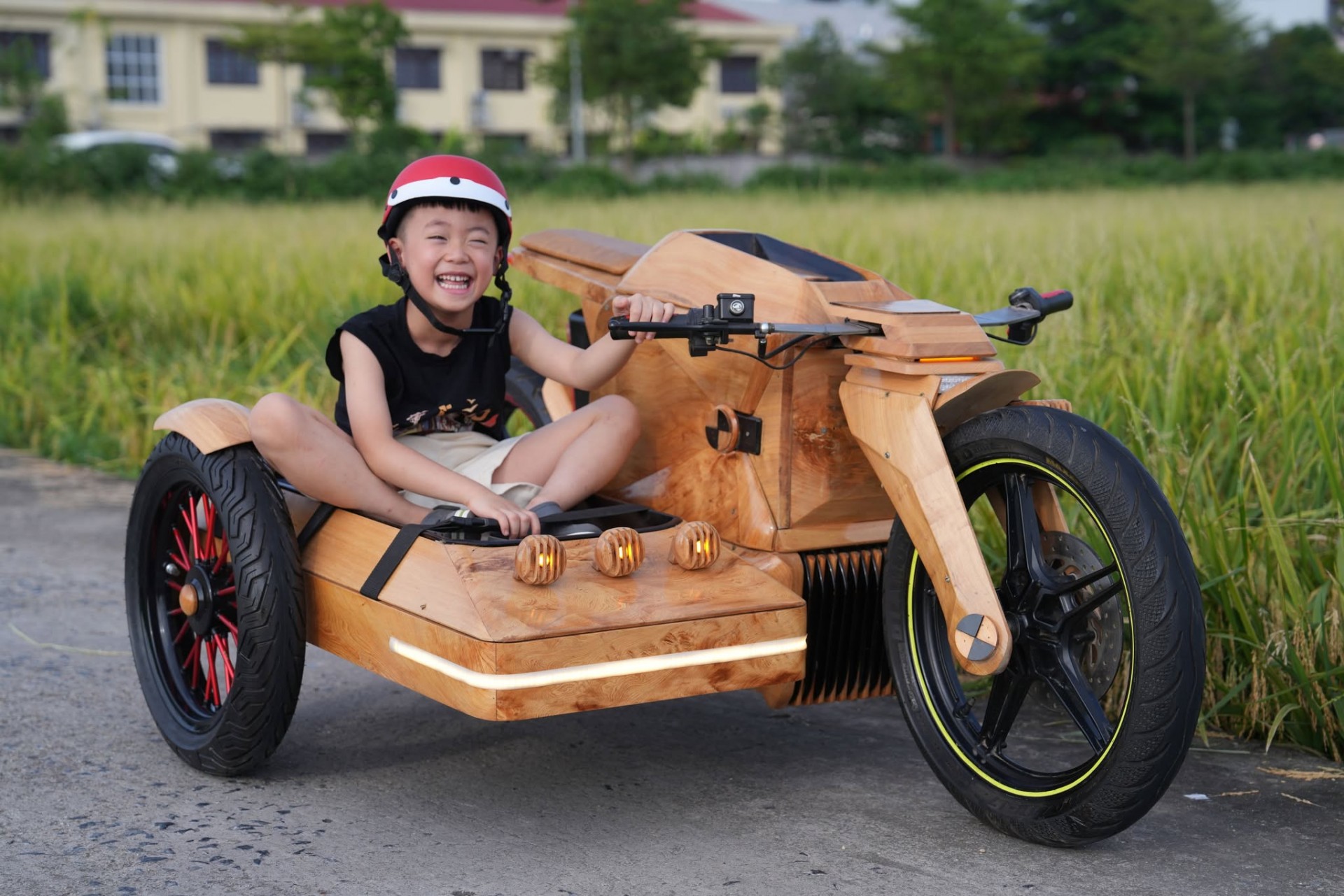 Mãn nhãn với ba mẫu xe gỗ độc nhất vô nhị tại Fun Wheels Festival Hạ Long 2025
