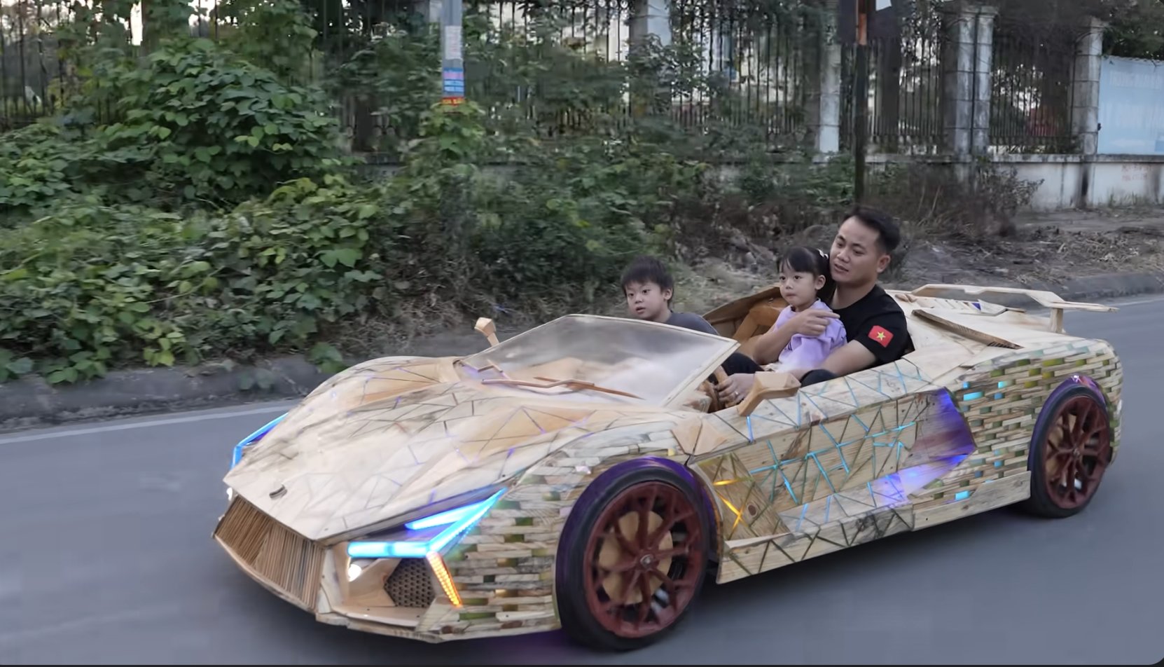 Mãn nhãn với ba mẫu xe gỗ độc nhất vô nhị tại Fun Wheels Festival Hạ Long 2025