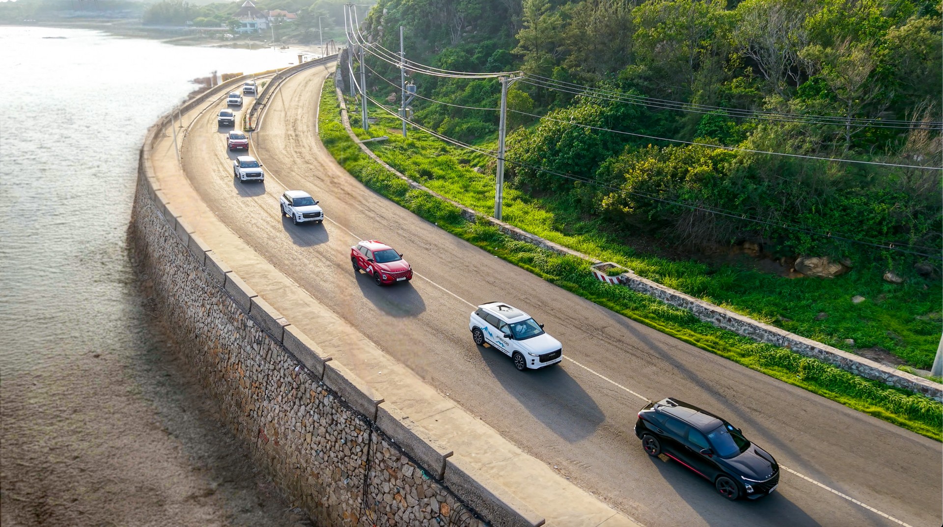 Mùa hè sôi động với ưu đãi hấp dẫn khi mua Omoda C5 và Jaecoo J7 trong tháng 7