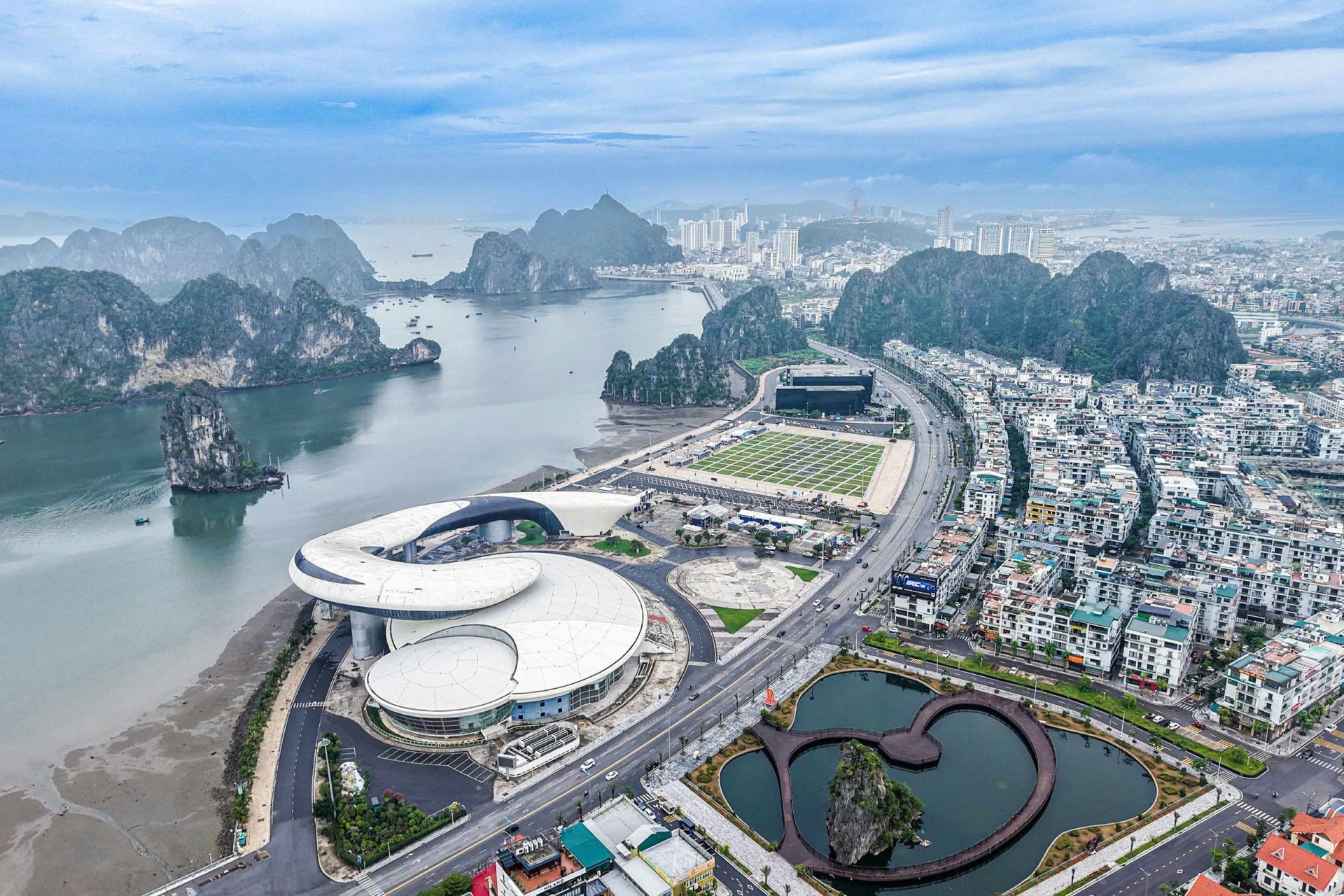 Lễ hội xe - Fun Wheels Festival Hạ Long 2025 chính thức khai mạc Lễ hội xe - Fun Wheels Festival Hạ Long 2025 chính thức khai mạc