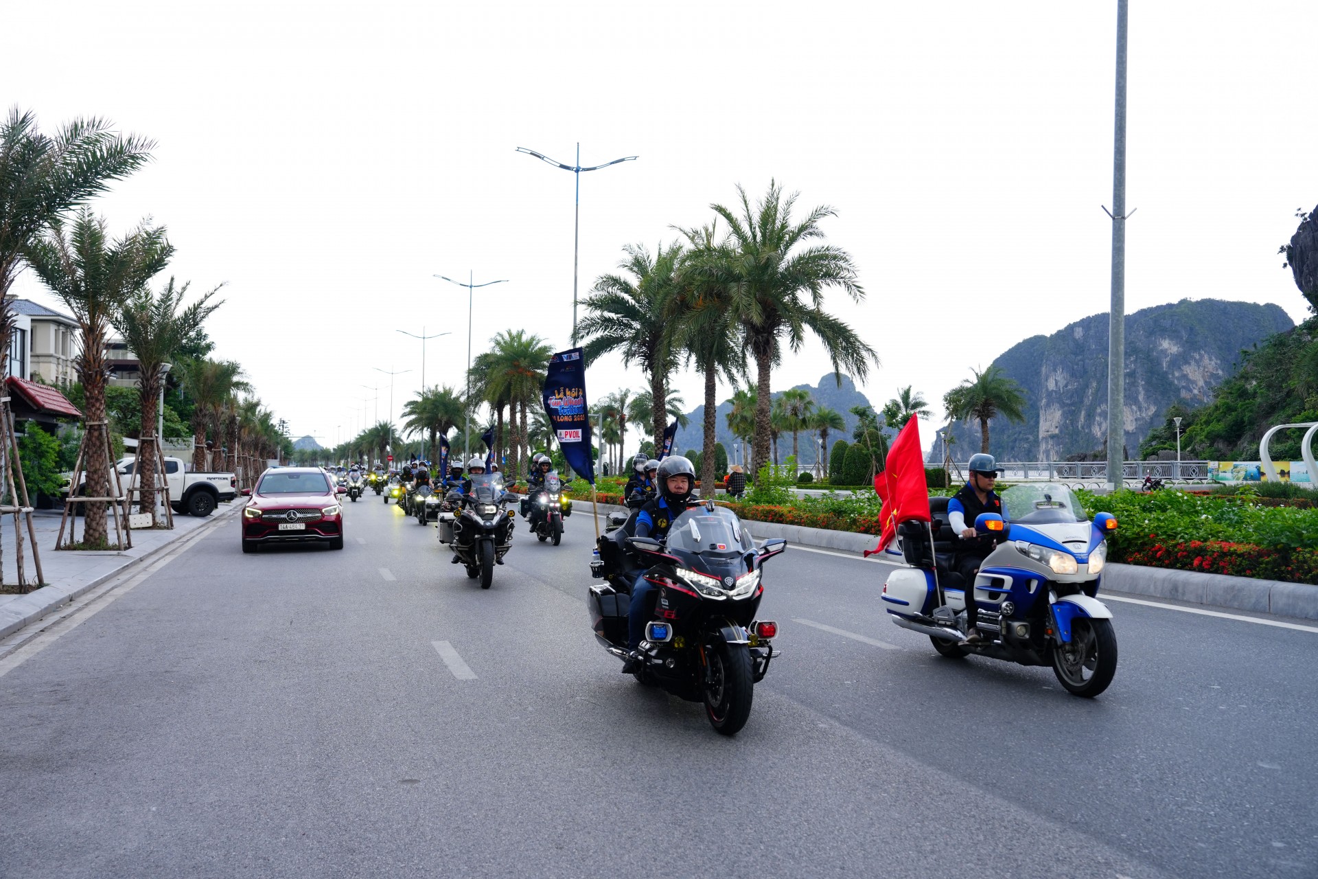 Đoàn diễu hành mô tô phân khối lớn đổ bộ Lễ hội Xe - Fun Wheels Festival Hạ Long 2025