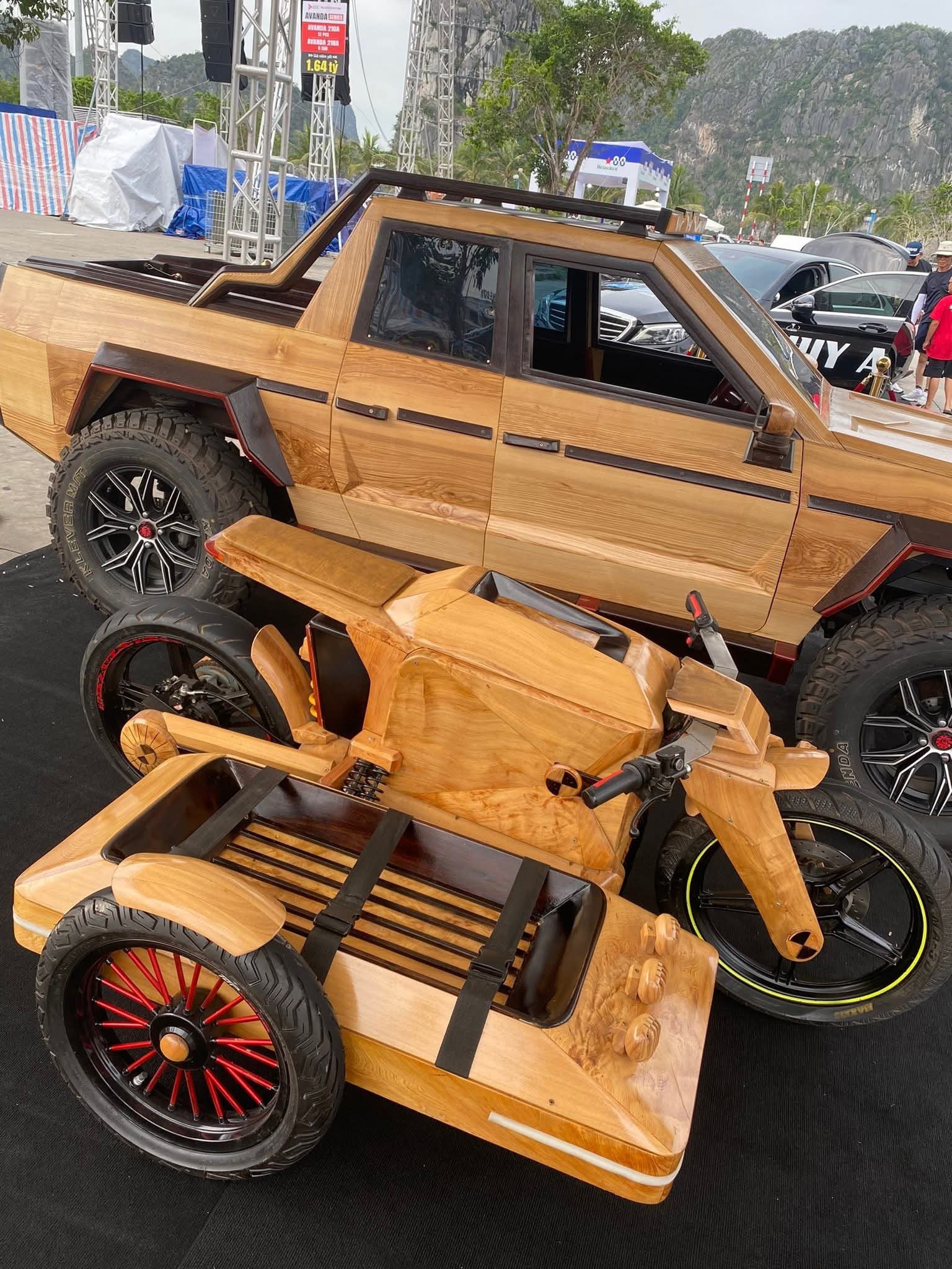 Bán tải gỗ hút khách tại gian trưng bày trong Lễ hội Xe - Fun Wheels Festival Hạ Long 2025