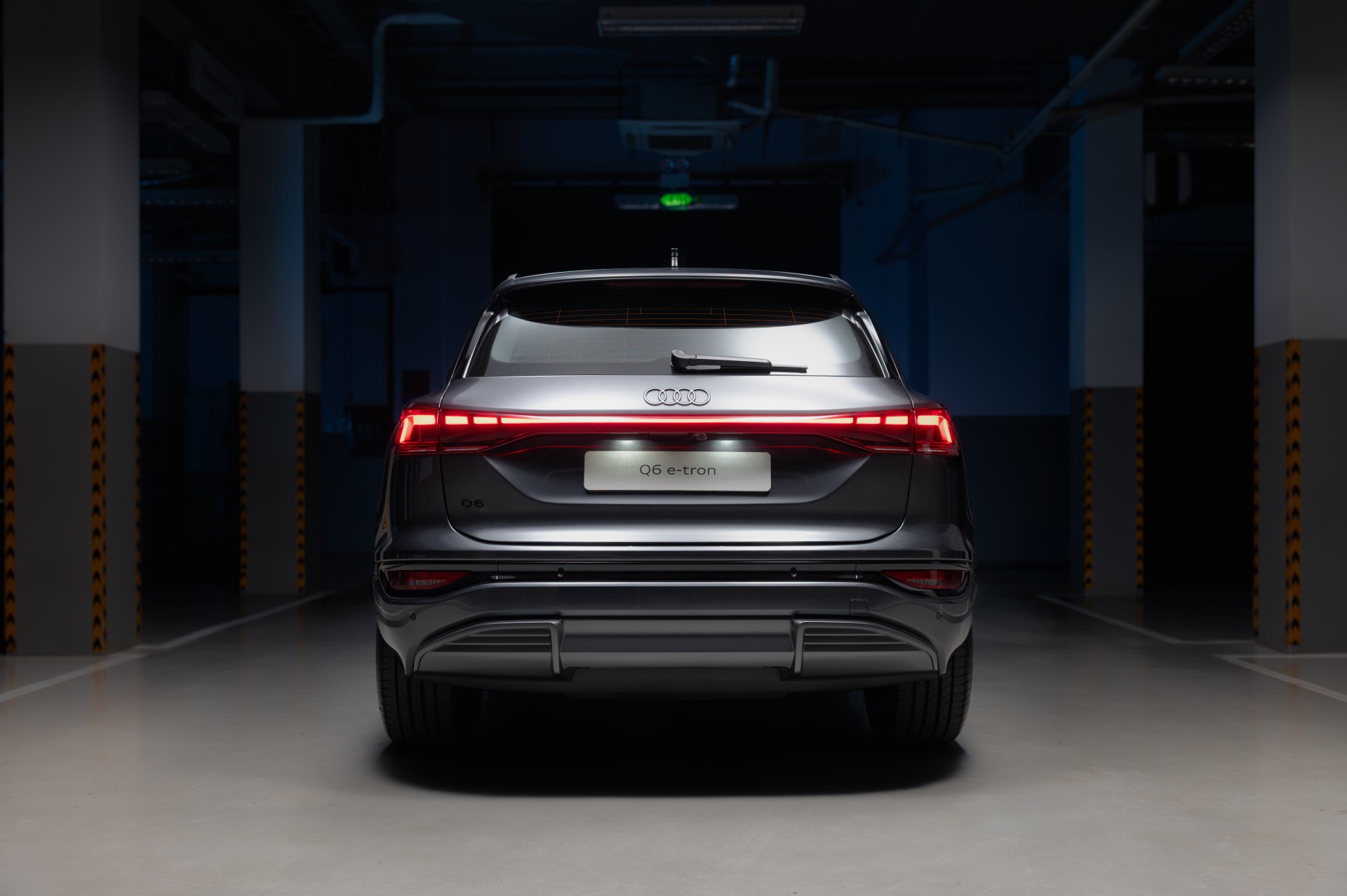 Audi A5 thế hệ mới và SUV điện Audi Q6 e-tron ra mắt thị trường Việt Nam