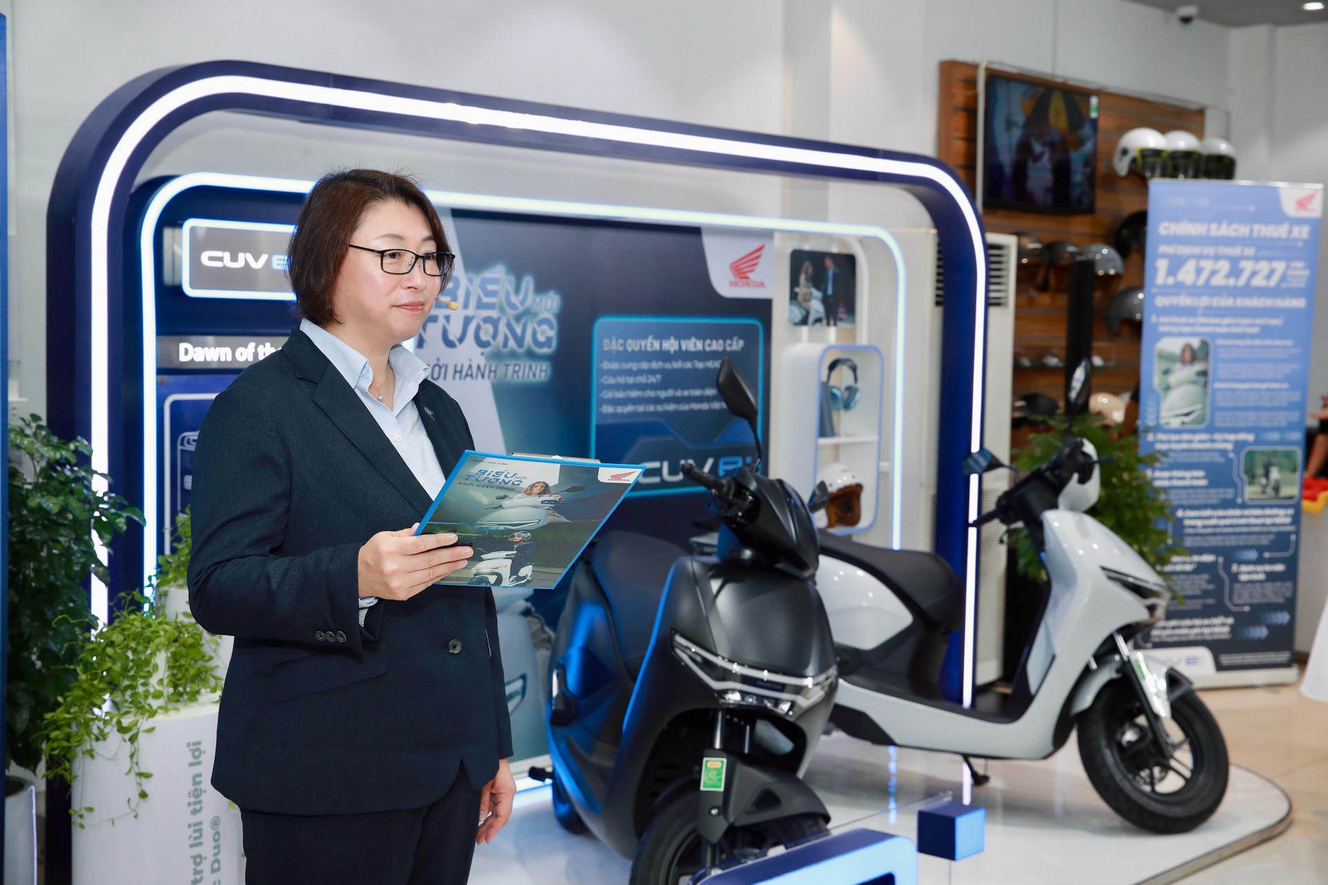Bắt đầu cho khách hàng thuê xe máy điện Honda CUV e: