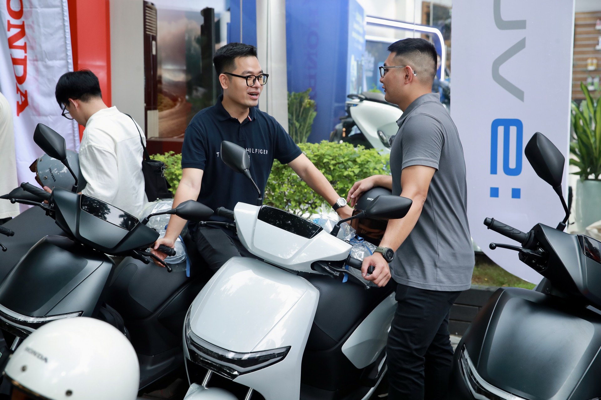 Bắt đầu cho khách hàng thuê xe máy điện Honda CUV e: