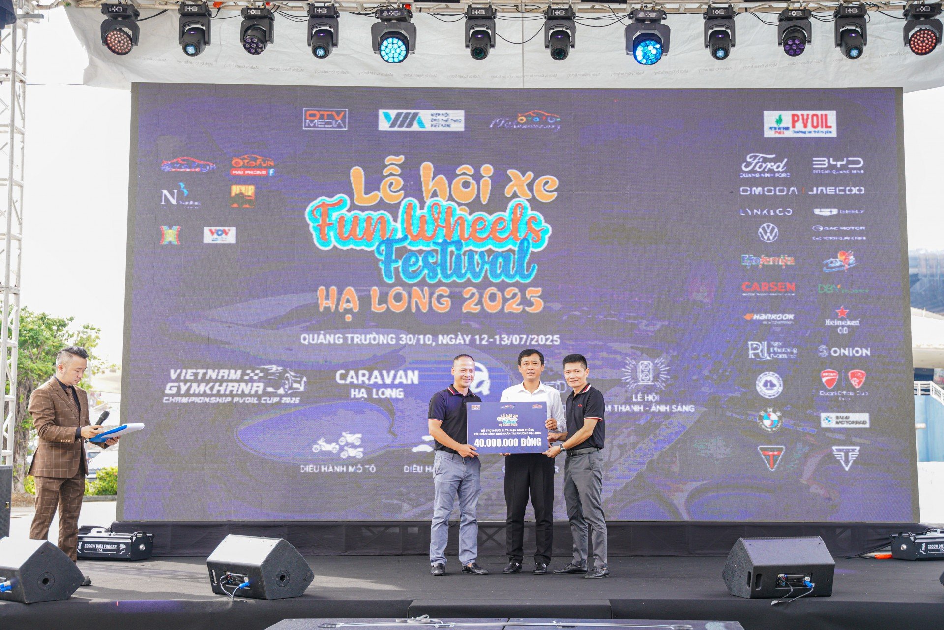 Quỹ OF Vì Cộng đồng hỗ trợ gia đình gặp tai nạn giao thông tại Lễ hội Xe - Fun Wheels Festival 2025