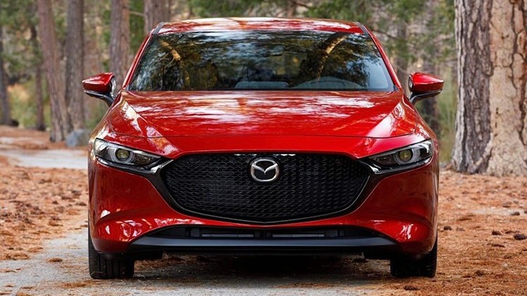 Mua Mazda3 2025, khách phát hiện chỉ có 6 loa thay vì 8 như quảng cáo