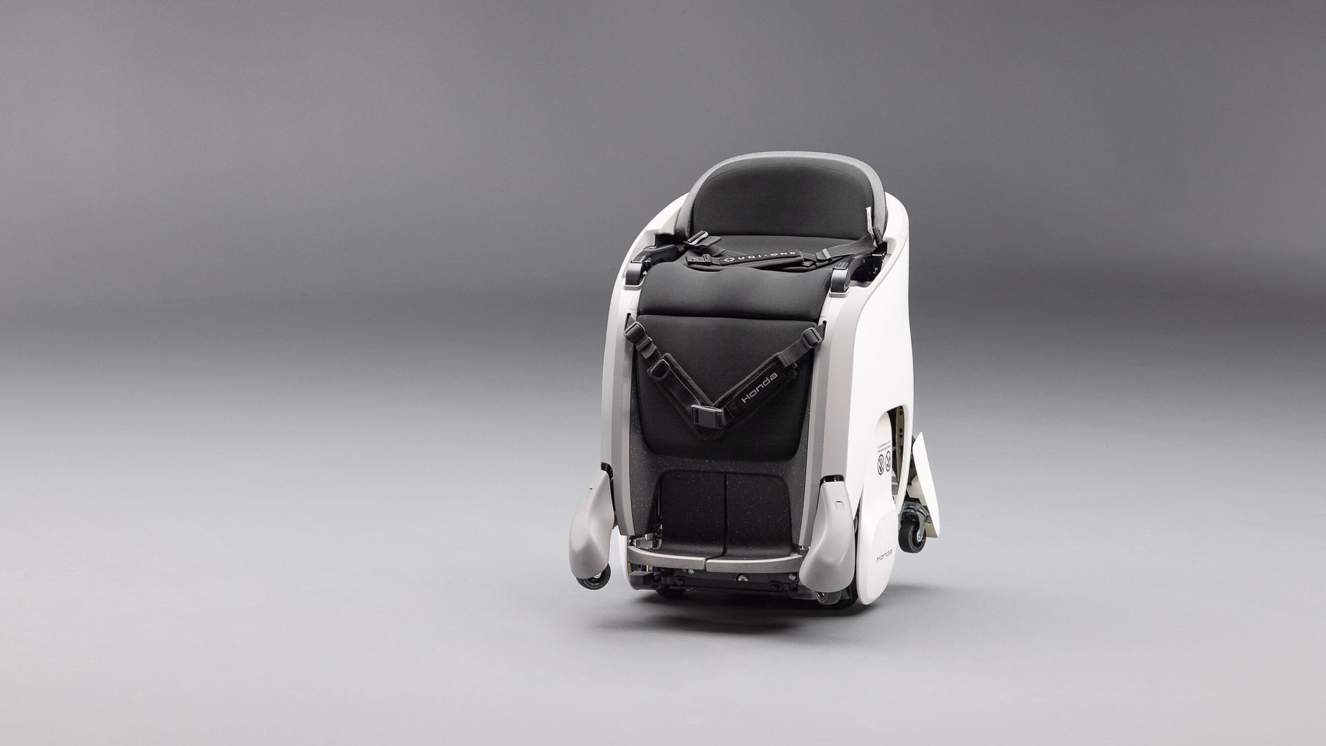 Honda triển khai thử nghiệm UNI-ONE, 'ghế ngồi di chuyển" ở Nhật Bản