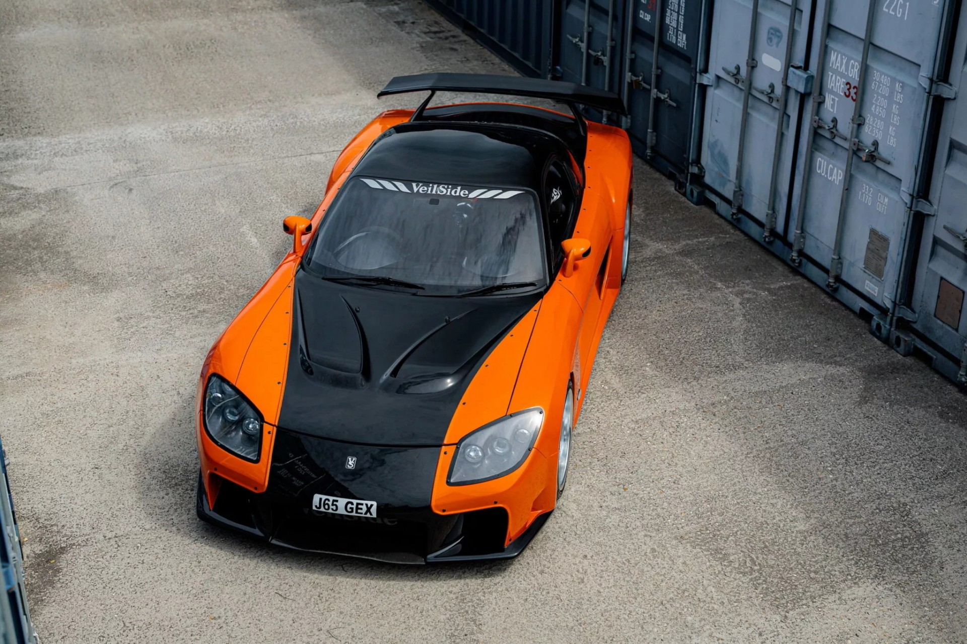 Chiếc Mazda RX-7 trong phim "Fast & Furious" được bán đấu giá 32 tỷ đồng