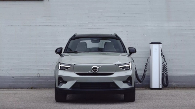 Volvo kêu gọi EU giữ nguyên mốc cấm xe xăng năm 2035