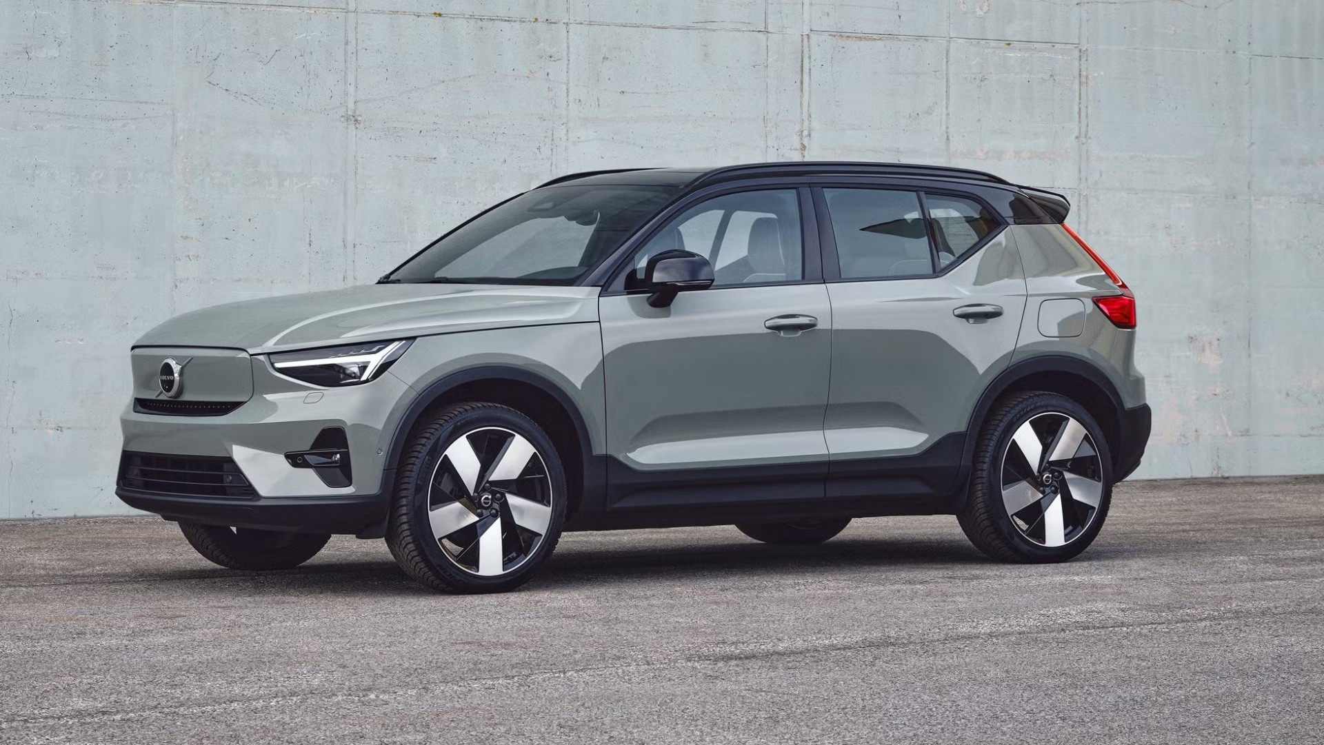 Volvo bị kiện tập thể tại Mỹ vì lỗi xe điện tự tăng tốc