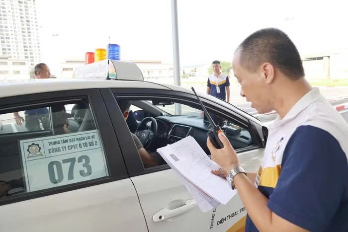 Nhiều học viên tại Hà Nội xin lùi thi sát hạch lái xe vì sợ trượt