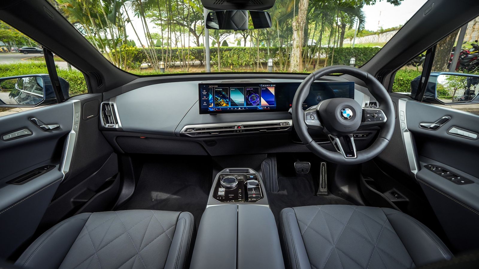 BMW iX 2025 ra mắt tại Đông Nam Á, chờ ngày về Việt Nam