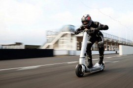 Đây là mẫu scooter điện tăng tốc nhanh hơn Tesla Model 3, đang hướng tới mục tiêu 160 km/h