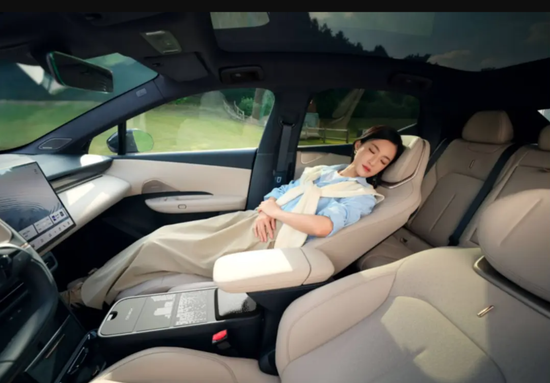 Lynk & Co Z20 ra mắt ở Trung Quốc có giá bao nhiêu