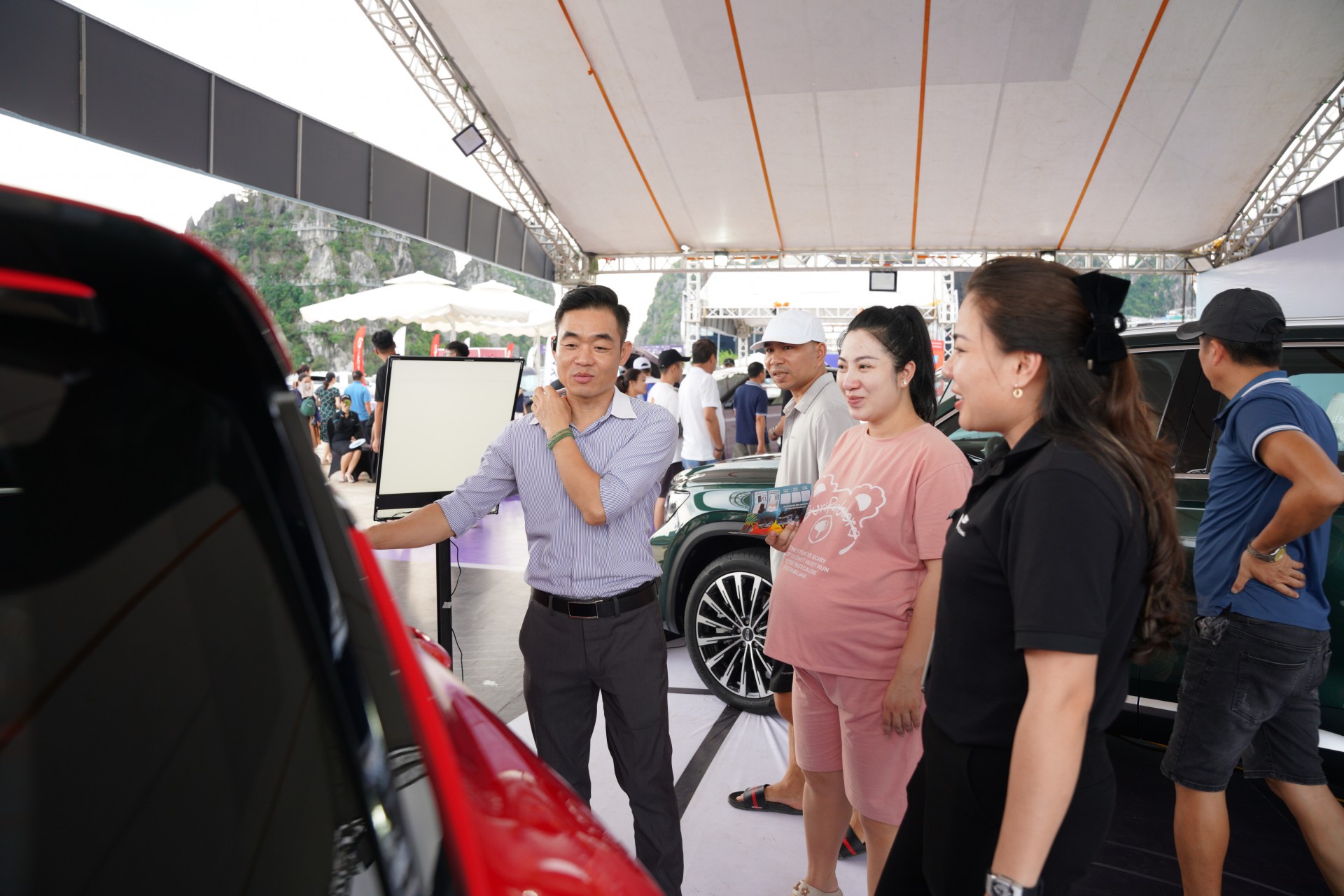 Khách hàng đánh giá Geely Coolray sau khi lái thử