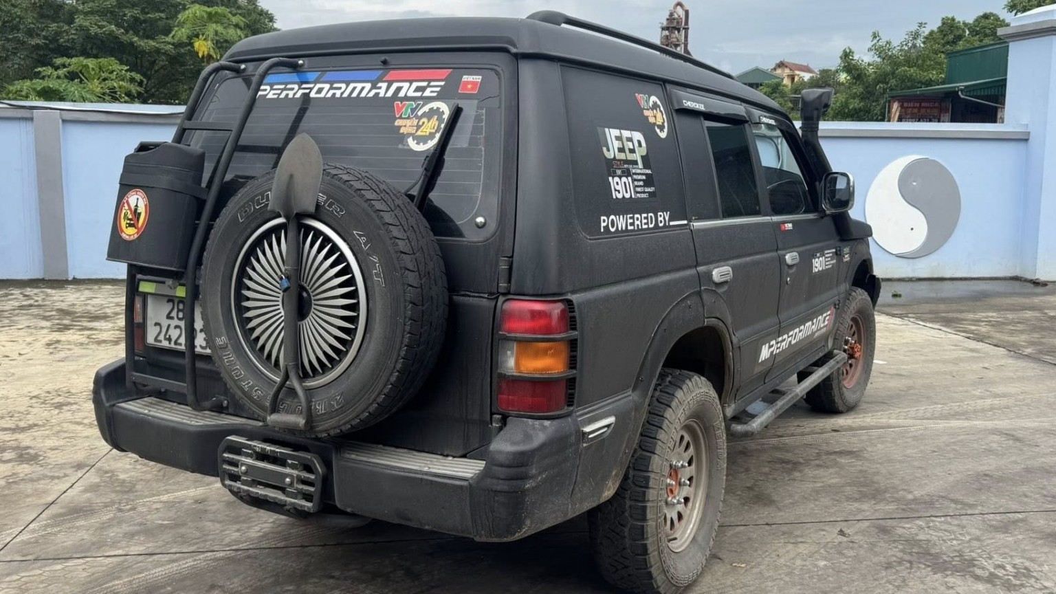 Mua xe cũ vừa sang tên, đi đăng kiểm bất ngờ bị từ chối vì sai số khung