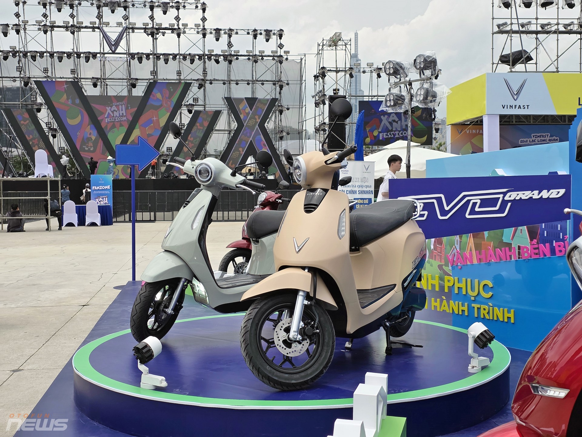 Cận cảnh Vinfast Evo Grand, cốp rộng, thêm pin phụ