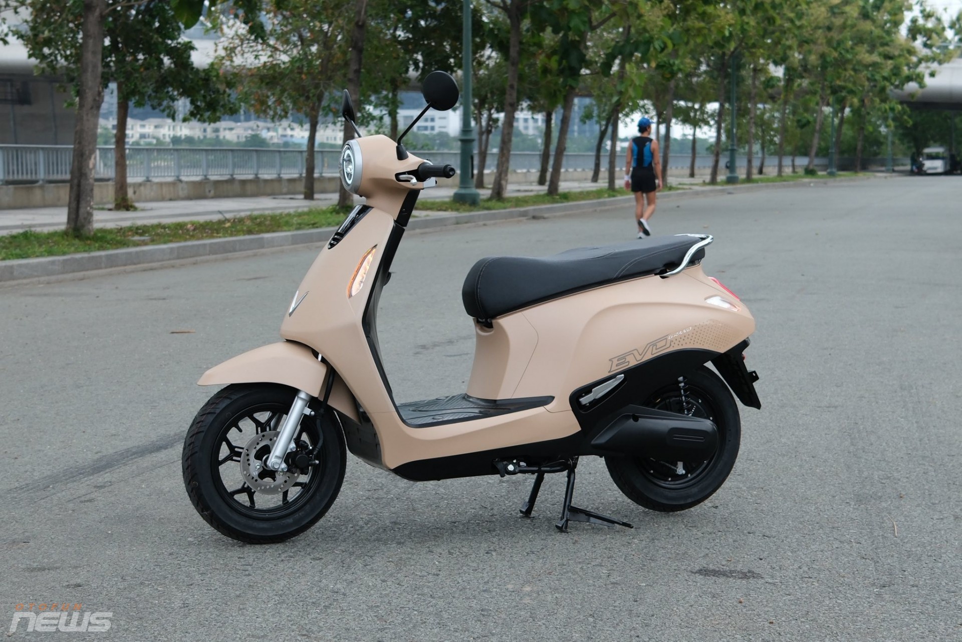 Cận cảnh Vinfast Evo Grand, cốp rộng, thêm pin phụ