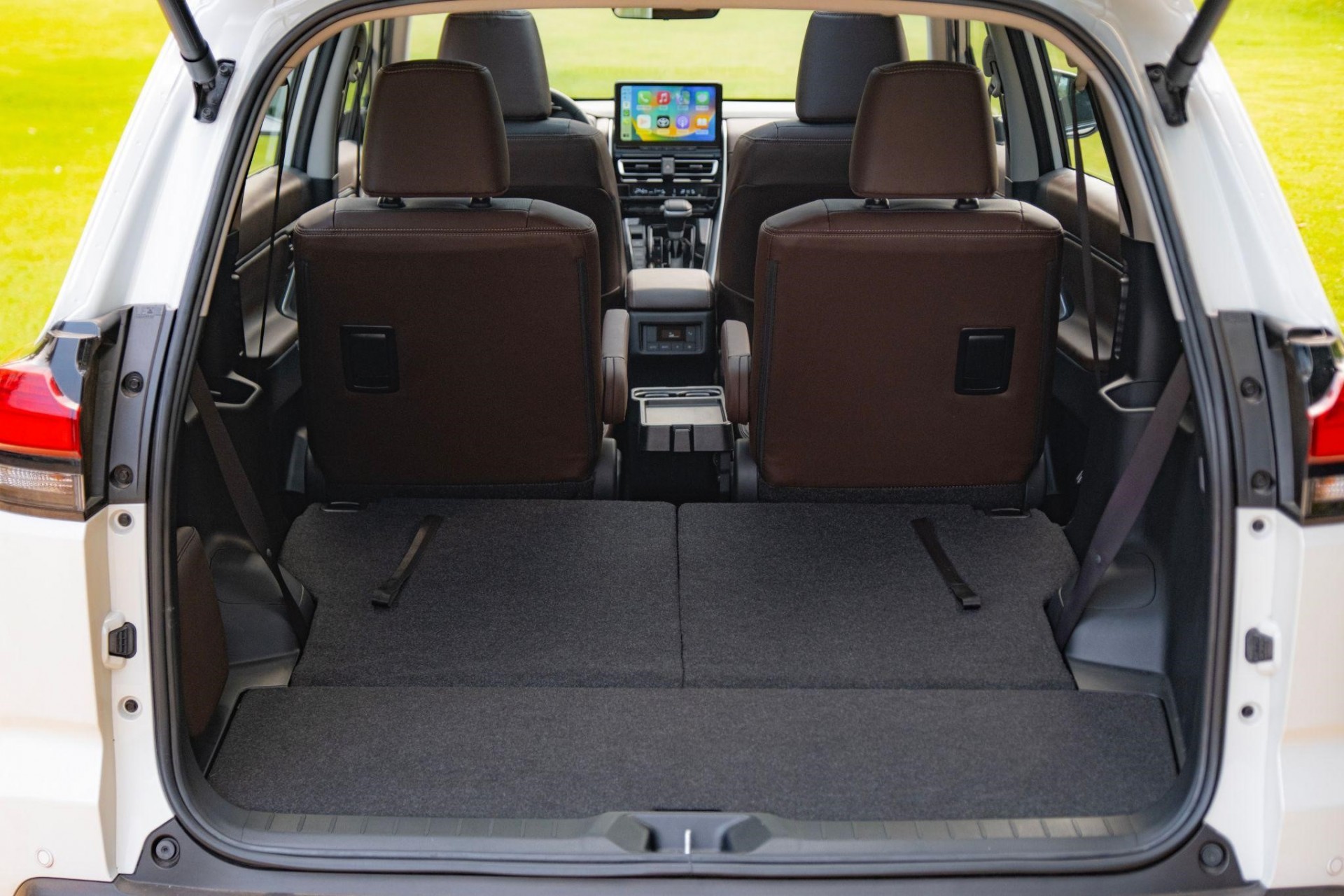số 1 phân khúc xe hybrid tại Việt Nam Toyota Innova Cross