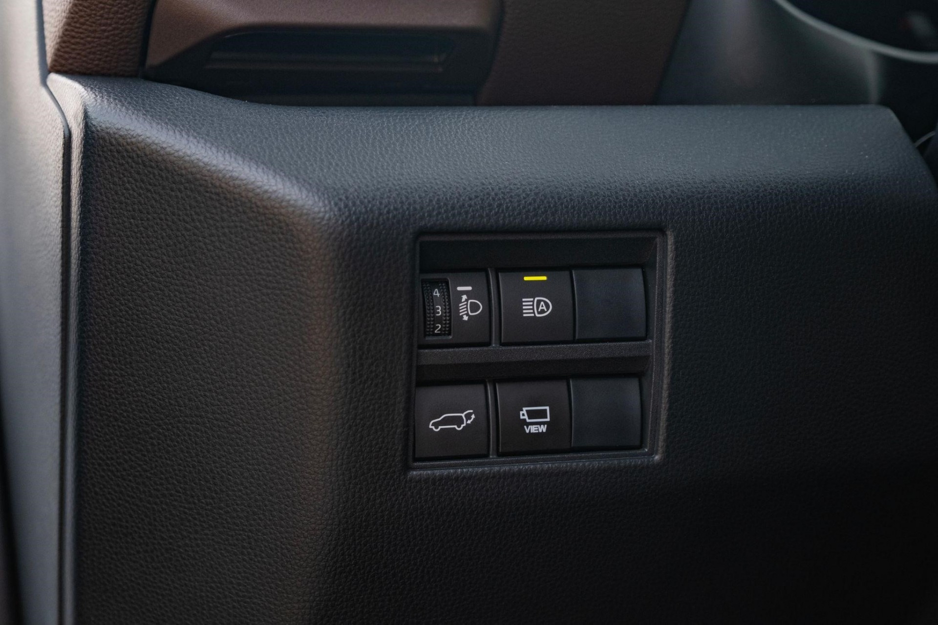 số 1 phân khúc xe hybrid tại Việt Nam Toyota Innova Cross