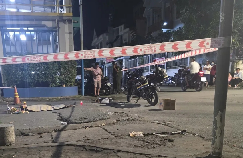 Clip taxi công nghệ tông tử vong bé gái 4 tuổi ở TP.HCM