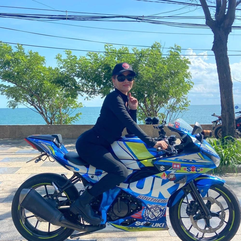 Nữ biker U60 đam mê PKL, một mình một xe ôm cua chinh phục những cung đường khó