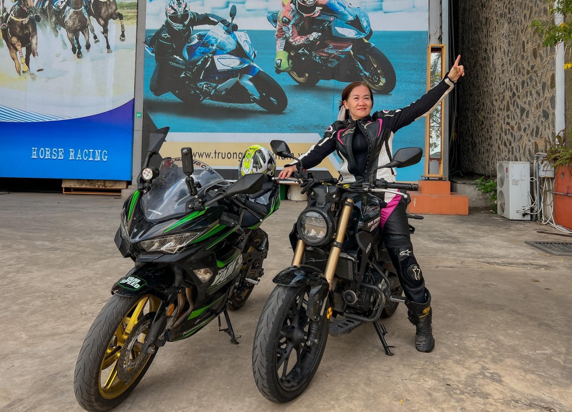 Nữ biker U60 đam mê PKL, một mình một xe ôm cua chinh phục những cung đường khó