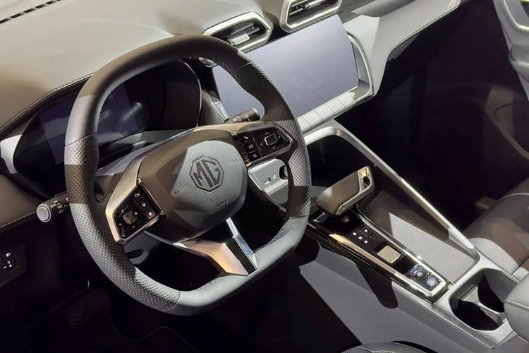 Cận cảnh MG ZS 2025, lột xác thiết kế, lần đầu có bản hybrid